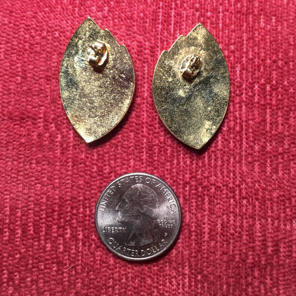 GLORIOUS Vintage enamel post earrings - Picture 4 of 5